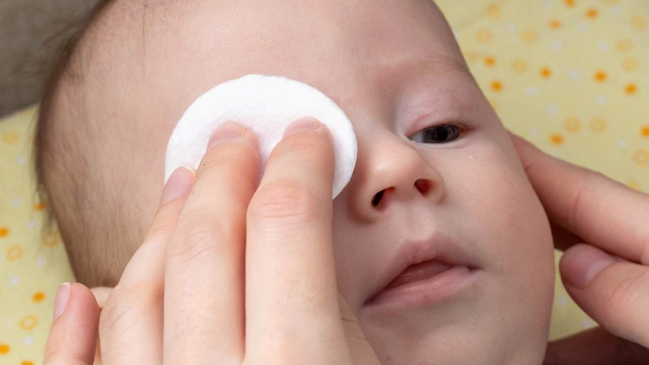 Symptoms of an Eye Infection In marathi