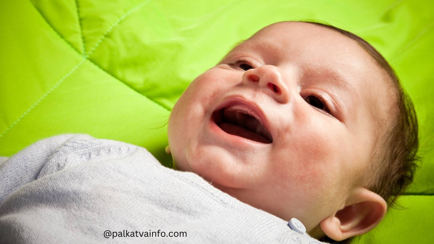 १ month baby development in marathi